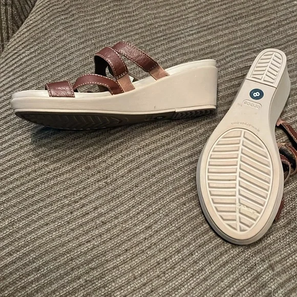 Brooklyn brown wedge crocs - Picture 2 of 2